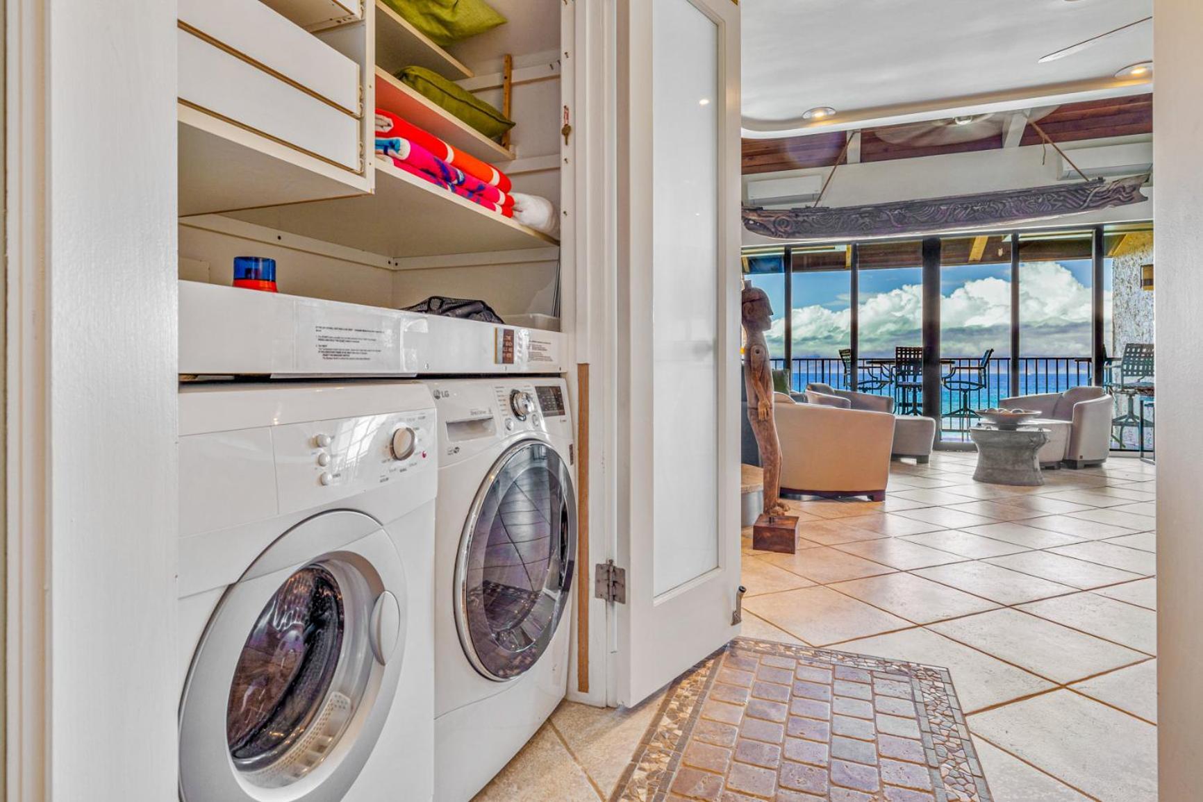 The Noniluna Two - Sleeps 9 Plus Pack N Play Lāhainā Exterior foto